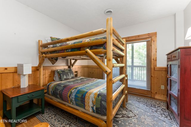 1251 Bear Cub Way, Gatlinburg, TN 37738