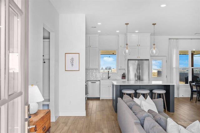 5884 Tadpole Dr, Elgin, OK 73538