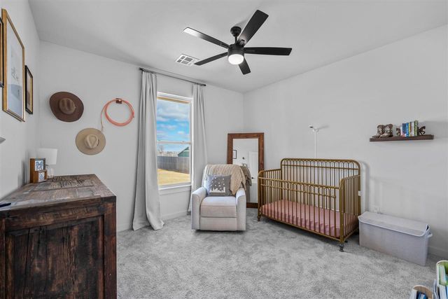 5884 Tadpole Dr, Elgin, OK 73538