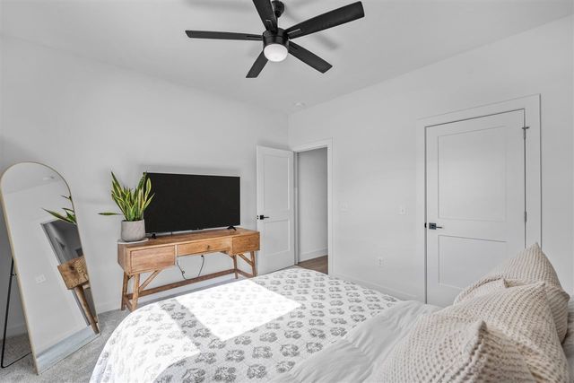 5884 Tadpole Dr, Elgin, OK 73538