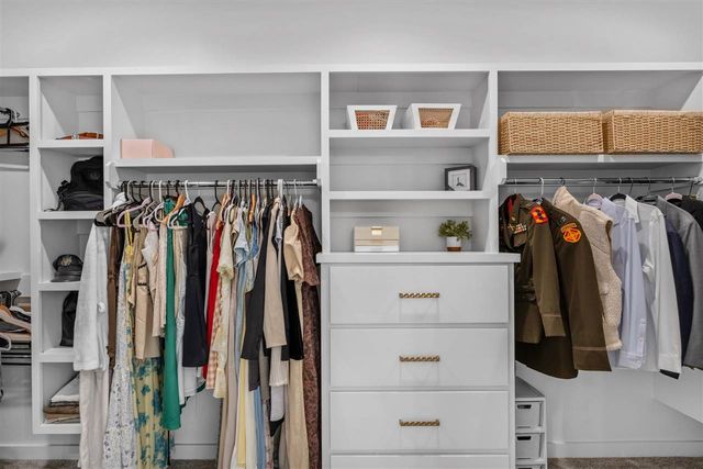 5884 Tadpole Dr, Elgin, OK 73538