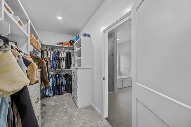 5884 Tadpole Dr, Elgin, OK 73538