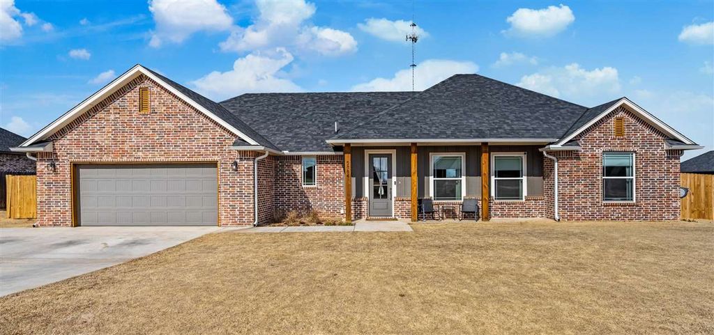 5884 Tadpole Dr, Elgin, OK 73538