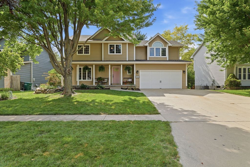 1502 NW Cedarwood Drive, Ankeny, IA 50023