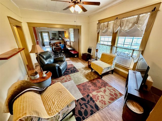 103 W Damon Street, Terrell, TX 75160