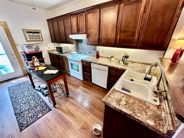 103 W Damon Street, Terrell, TX 75160