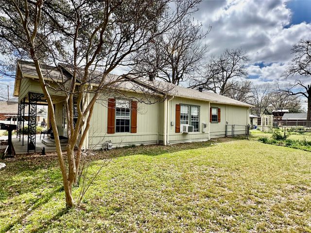 103 W Damon Street, Terrell, TX 75160