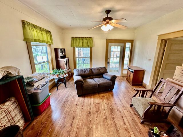 103 W Damon Street, Terrell, TX 75160