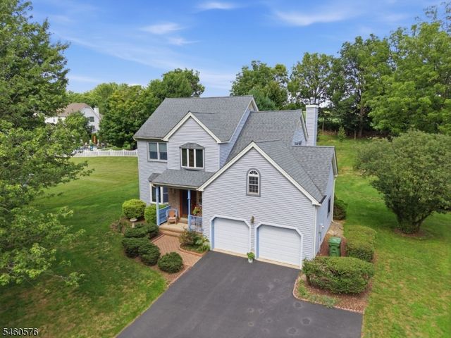 280 Stonehenge Dr, Lopatcong Twp., NJ 08865