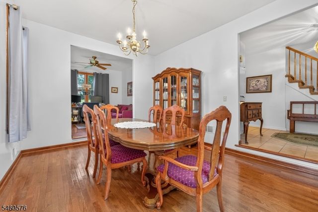 280 Stonehenge Dr, Lopatcong Twp., NJ 08865