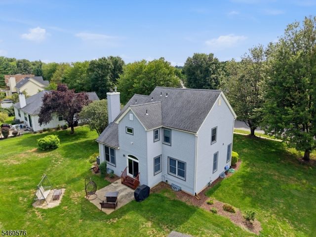 280 Stonehenge Dr, Lopatcong Twp., NJ 08865