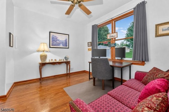 280 Stonehenge Dr, Lopatcong Twp., NJ 08865