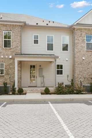 124 Nearwater Place, Hendersonville, TN 37075