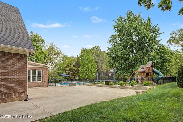 6119 Perrin Dr, Crestwood, KY 40014