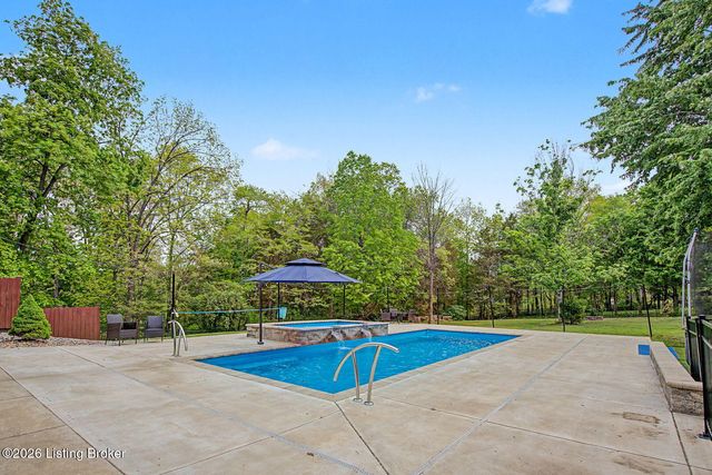 6119 Perrin Dr, Crestwood, KY 40014