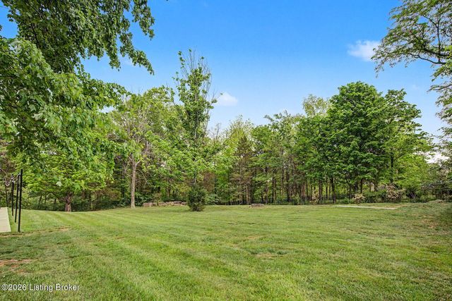 6119 Perrin Dr, Crestwood, KY 40014