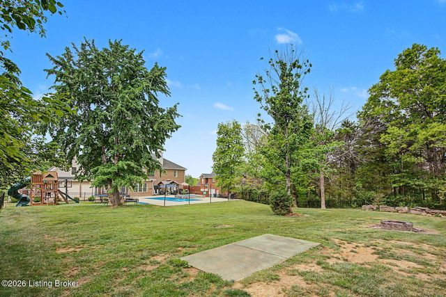 6119 Perrin Dr, Crestwood, KY 40014