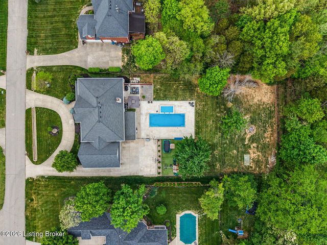 6119 Perrin Dr, Crestwood, KY 40014