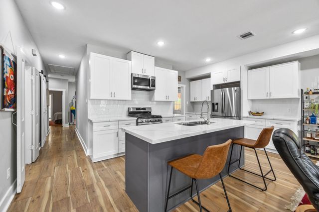 1710 Mckee Street, Houston, TX 77009