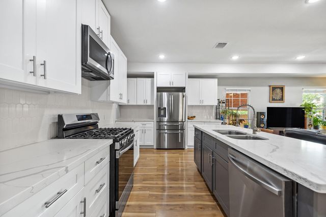 1710 Mckee Street, Houston, TX 77009