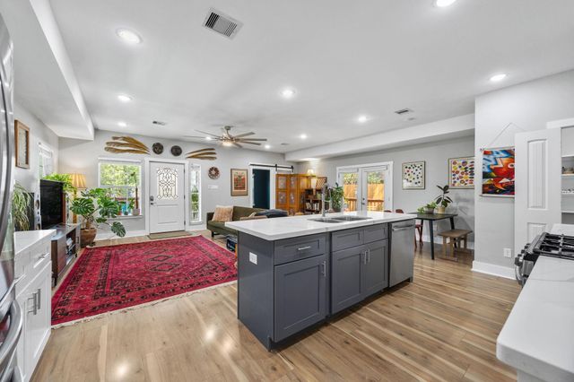 1710 Mckee Street, Houston, TX 77009