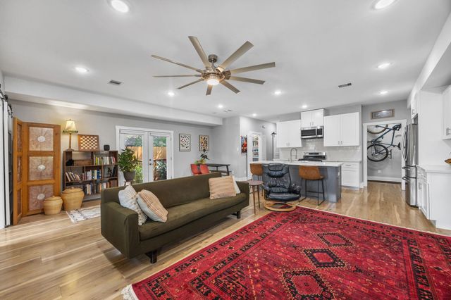 1710 Mckee Street, Houston, TX 77009