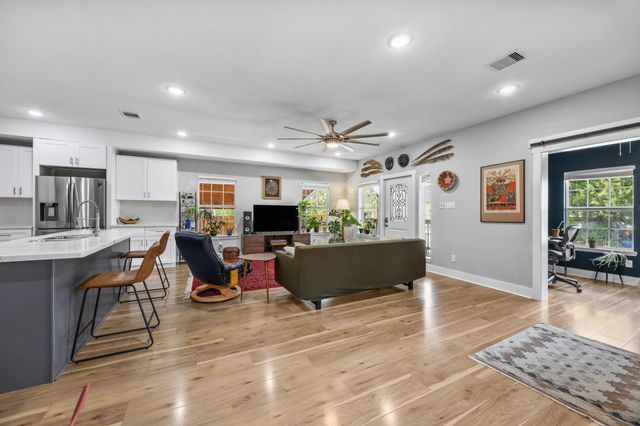 1710 Mckee Street, Houston, TX 77009