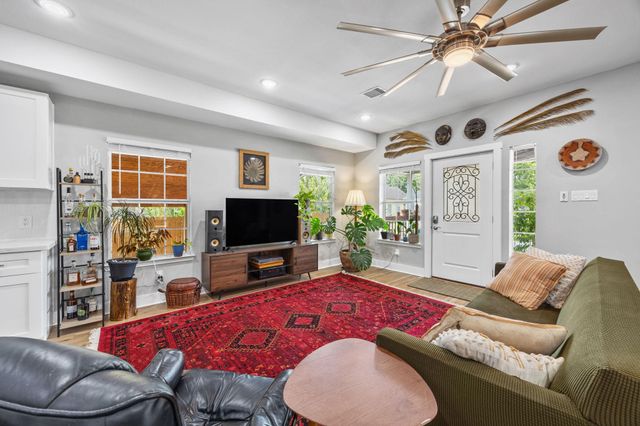 1710 Mckee Street, Houston, TX 77009