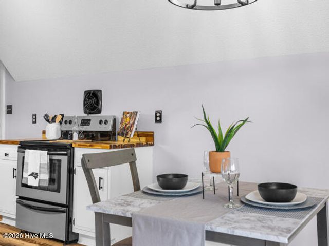 650 Queens Creek Road, Hubert, NC 28539