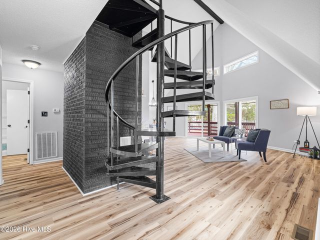 650 Queens Creek Road, Hubert, NC 28539