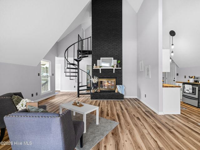 650 Queens Creek Road, Hubert, NC 28539