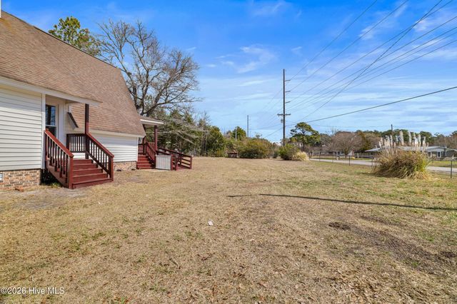 650 Queens Creek Road, Hubert, NC 28539