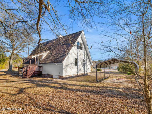 650 Queens Creek Road, Hubert, NC 28539