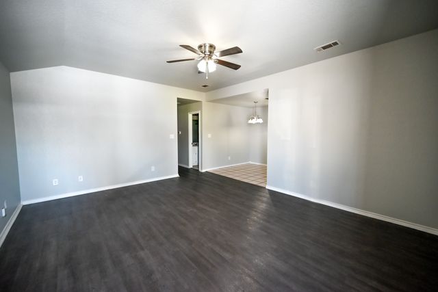 502 N Sewell Drive B, Decatur, TX 76234