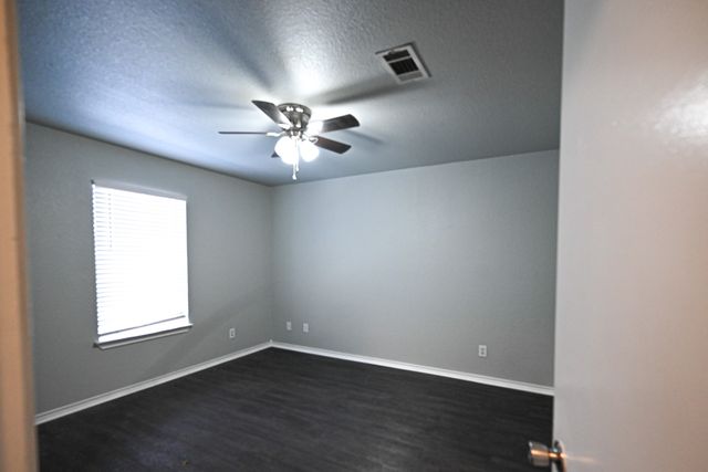 502 N Sewell Drive B, Decatur, TX 76234