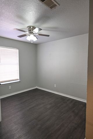 502 N Sewell Drive B, Decatur, TX 76234