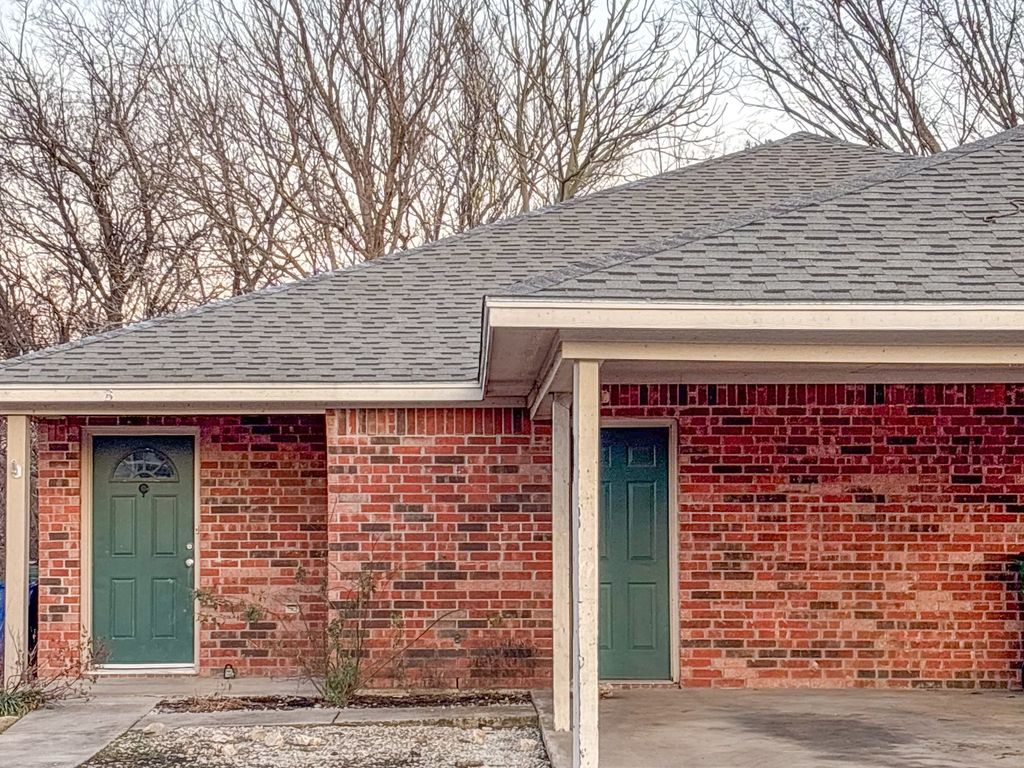 502 N Sewell Drive B, Decatur, TX 76234