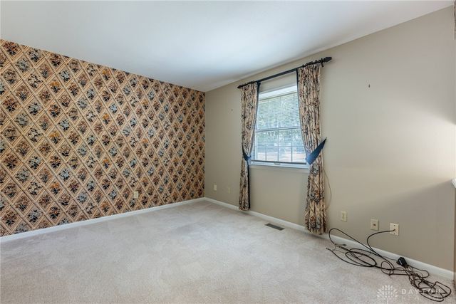 701 Far Hills Avenue 701, Oakwood, OH 45419