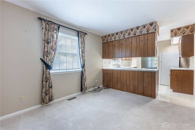 701 Far Hills Avenue 701, Oakwood, OH 45419