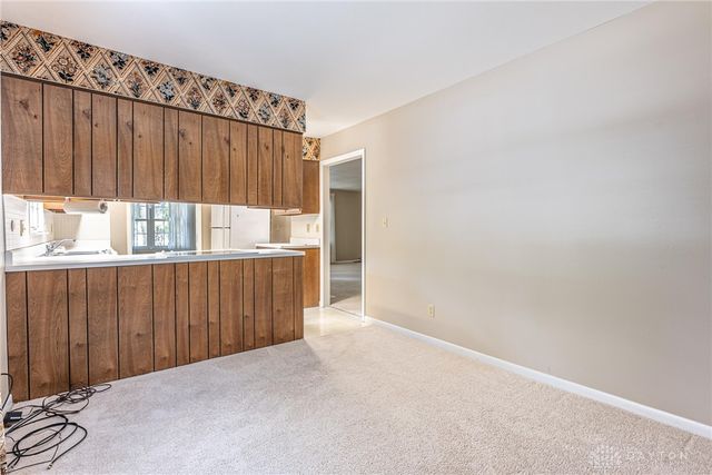 701 Far Hills Avenue 701, Oakwood, OH 45419