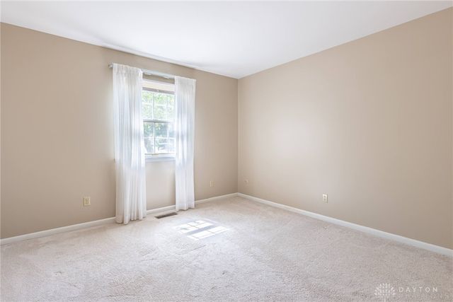 701 Far Hills Avenue 701, Oakwood, OH 45419