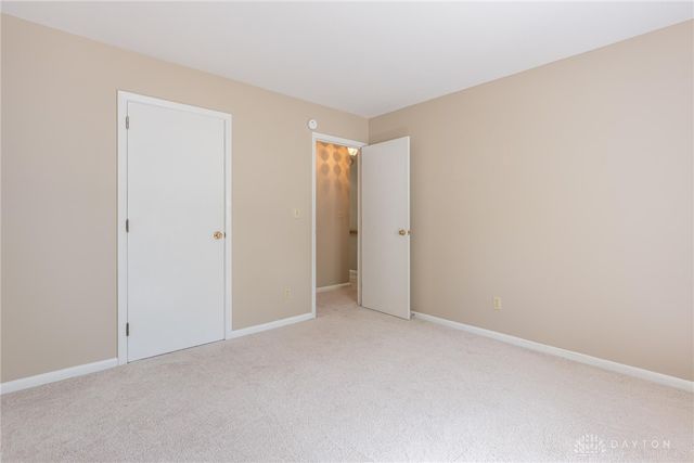 701 Far Hills Avenue 701, Oakwood, OH 45419