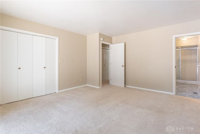 701 Far Hills Avenue 701, Oakwood, OH 45419