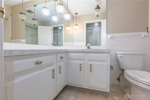 701 Far Hills Avenue 701, Oakwood, OH 45419