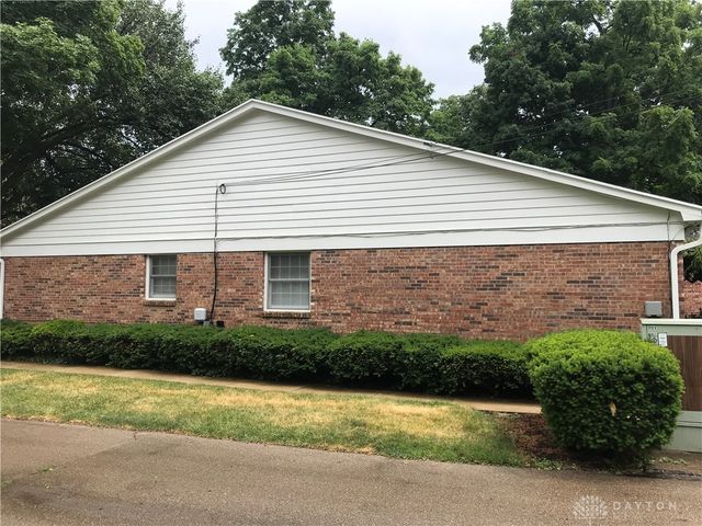 701 Far Hills Avenue 701, Oakwood, OH 45419