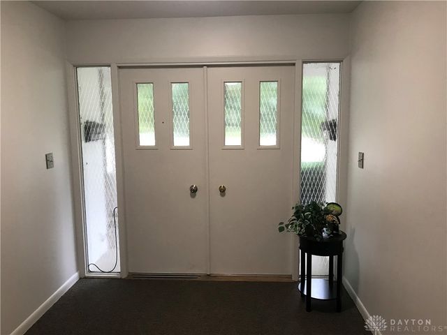 701 Far Hills Avenue 701, Oakwood, OH 45419