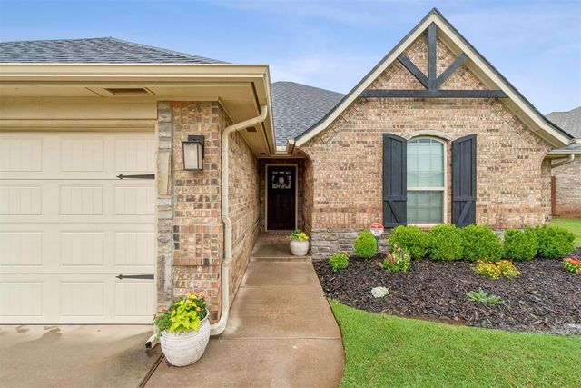 2340 Santa Monica Street, Edmond, OK 73034