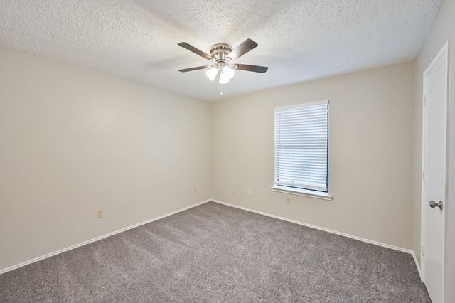 706 Woodland Court, Kennedale, TX 76060