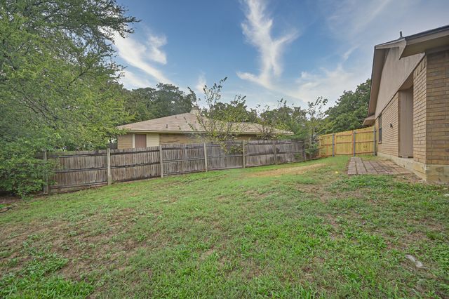 706 Woodland Court, Kennedale, TX 76060