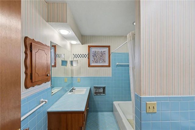 6640 Pflumm Road, Shawnee, KS 66216